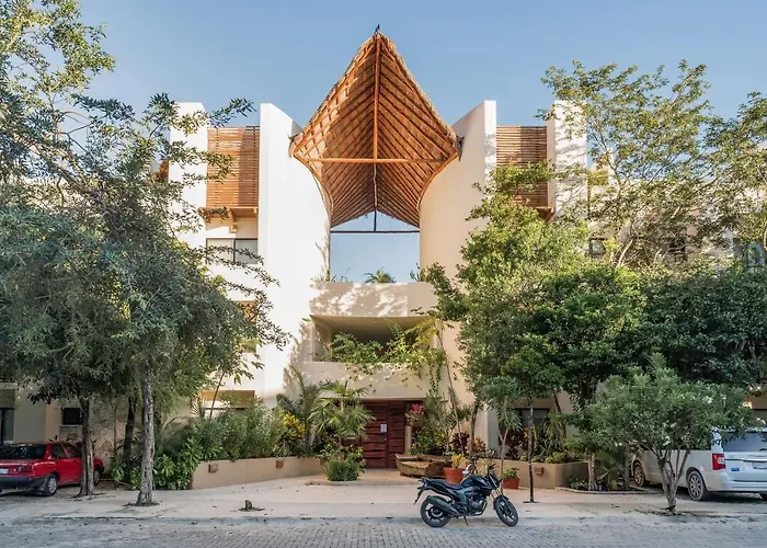 Stylish 2b With Direct Pool Access In Aldea Zama *